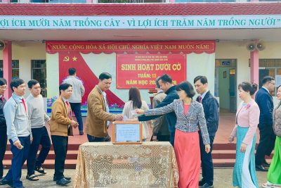 Trường THPT Đắk Song vận động quyên góp hỗ trợ các cơ sở giáo dục bị thiệt hại do mưa lũ