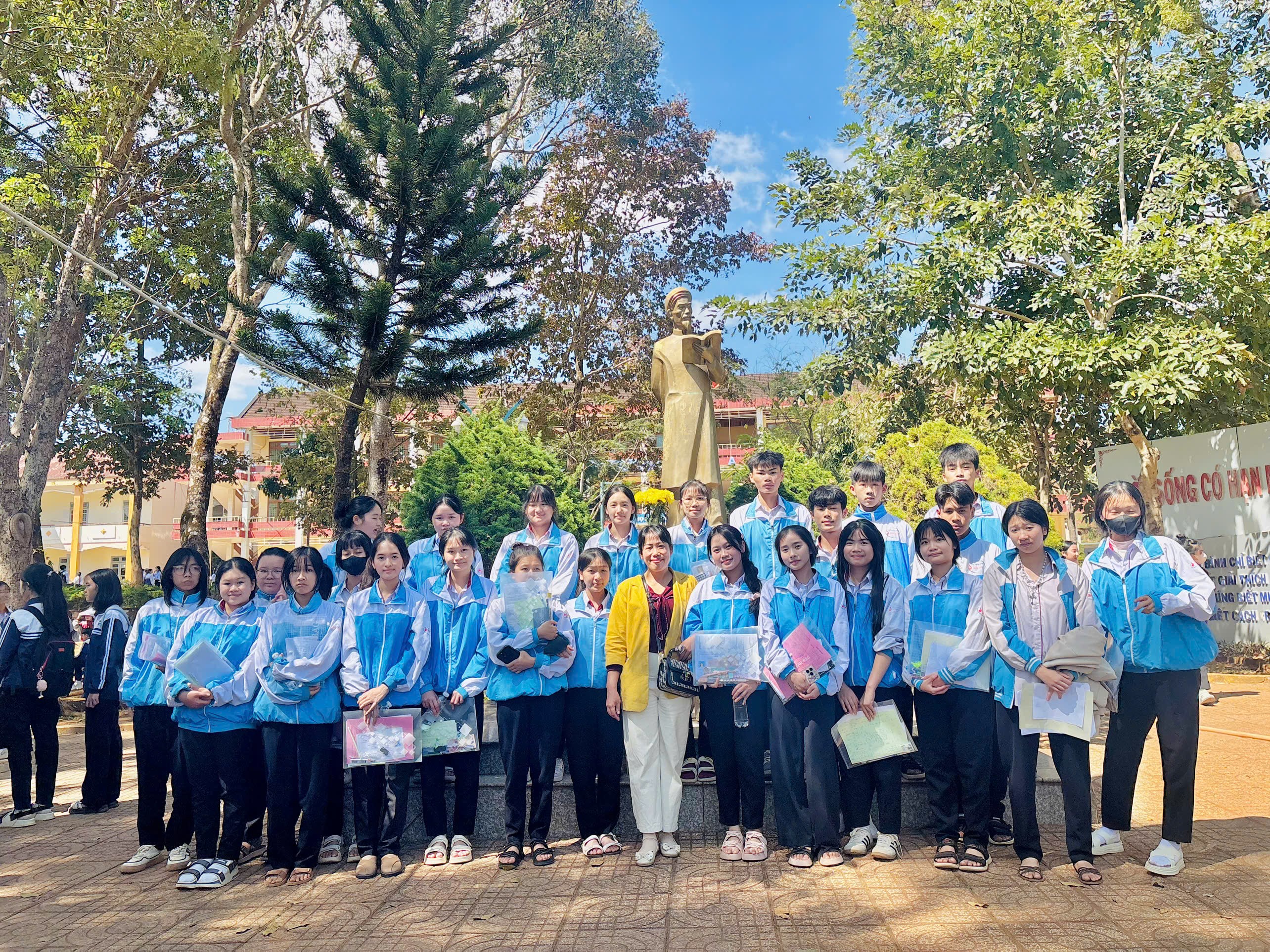 Trường THPT Đắk Song Gặt Hái Thành Công Tại Kỳ Thi Học Sinh Giỏi Cấp Tỉnh